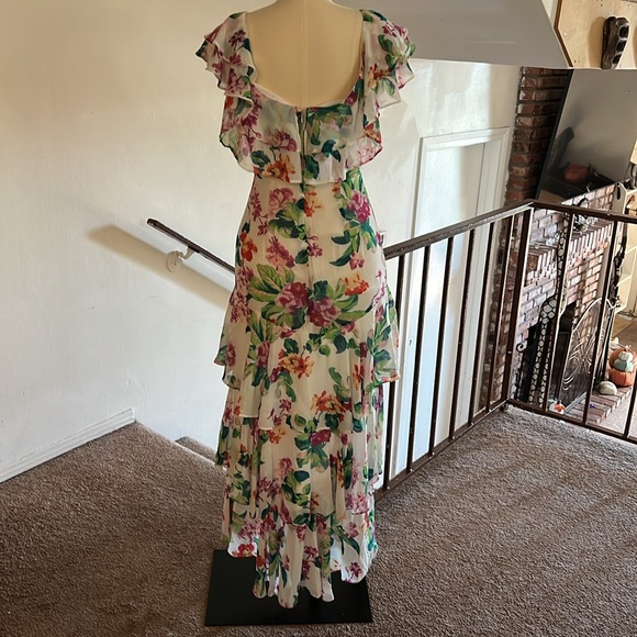 summer dress with ruffles - Picture 3 of 7
